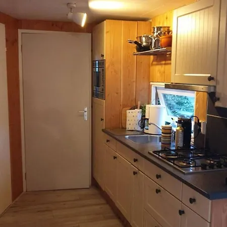 Chalet Aan De Rand Van Rustgevend Bos. Chalet Putten