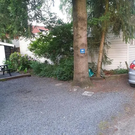 Chalet Aan De Rand Van Rustgevend Bos.